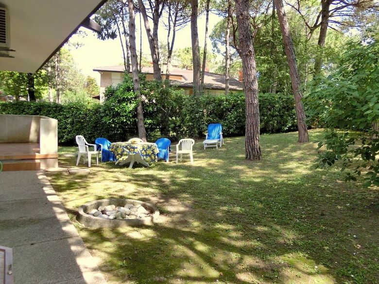 Apartamento Lignano Riviera Con 3 Camere E Giardino