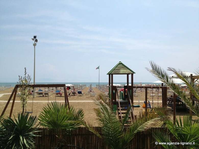 Apartamento Lignano Riviera Con 3 Camere E Giardino