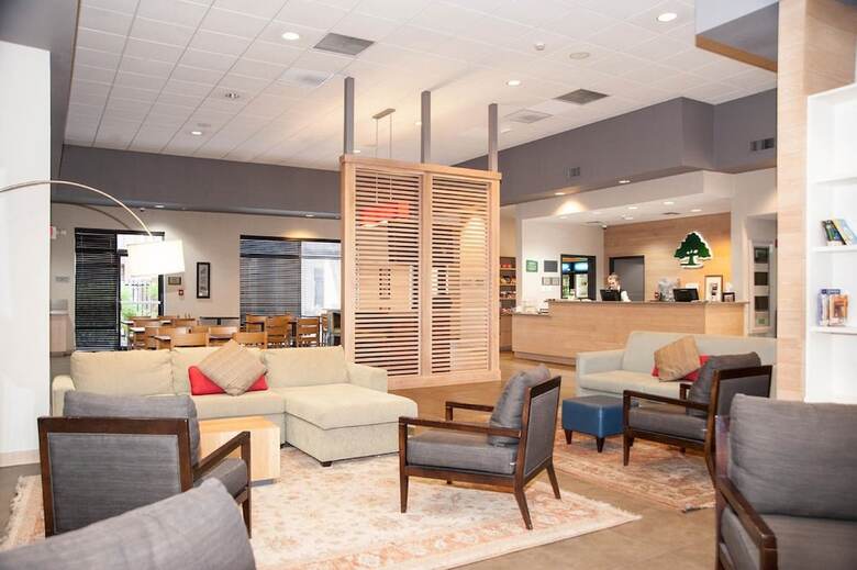 Hotel Greentree Inn & Suites