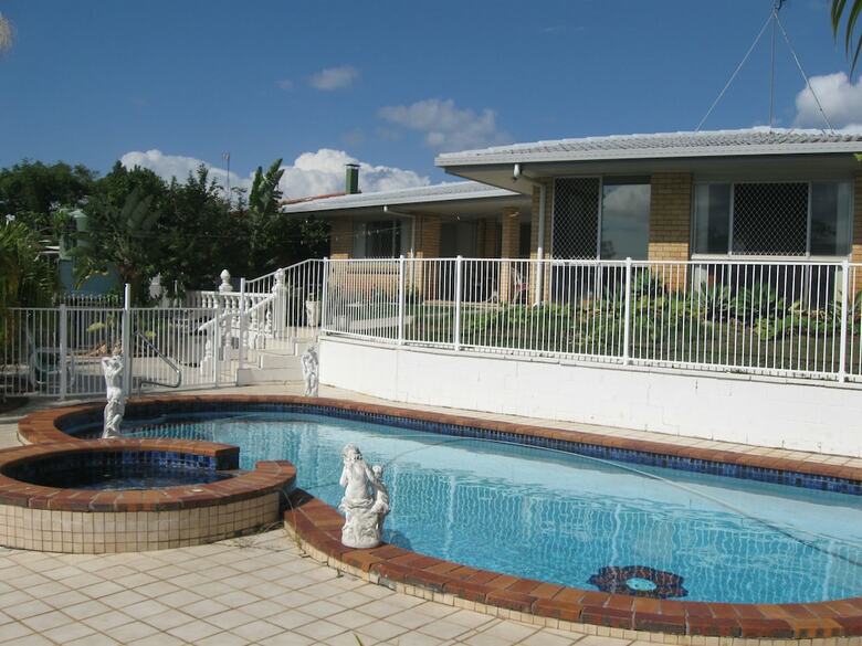 Hotel Waterfront Home Stay