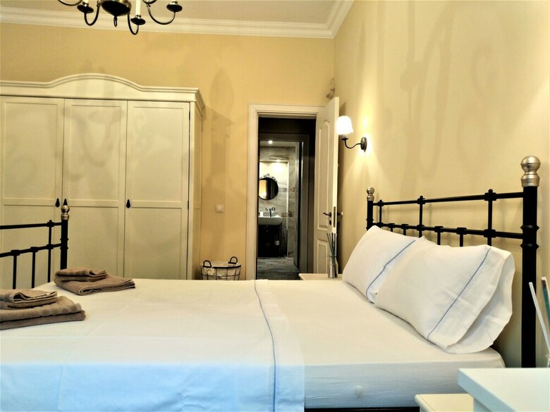 Baratero City Corner Apartment