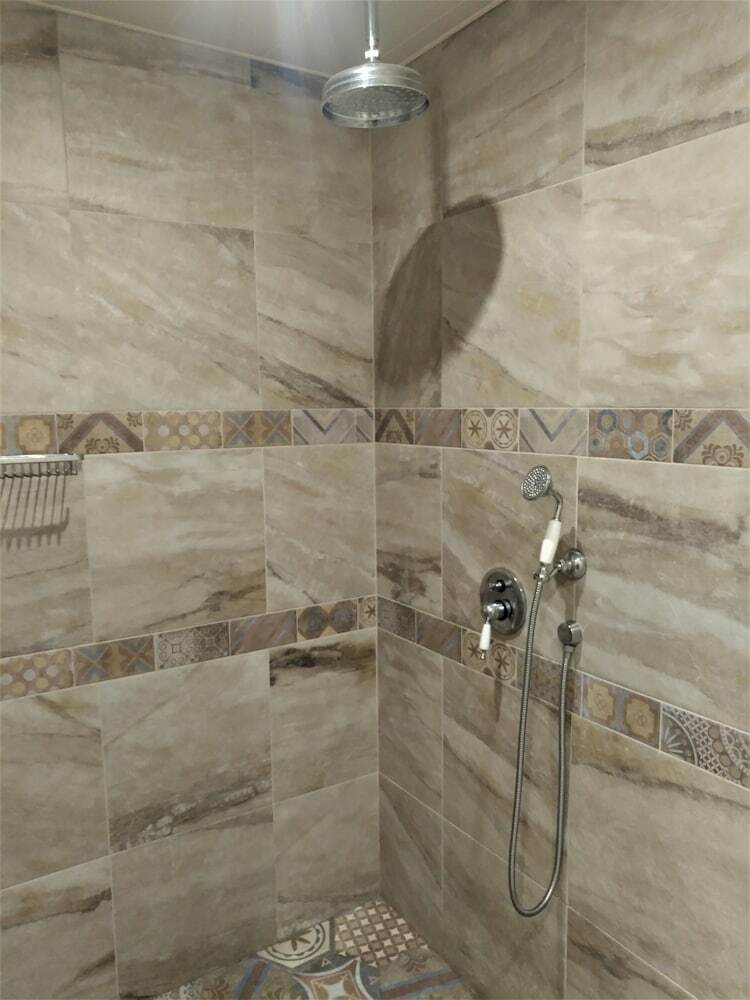 Baratero City Corner Apartment