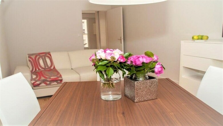 Apartamento 55 M2 With Balcony In The 6th Arrondiss.