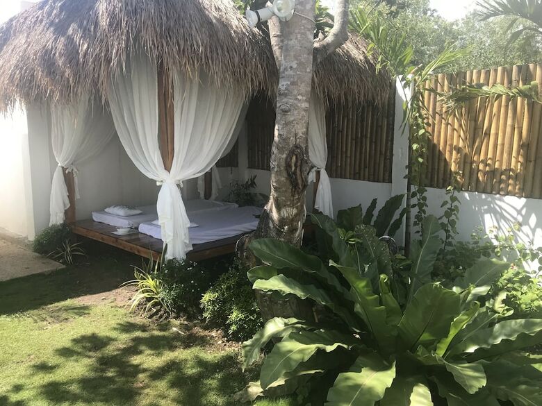 Hotel Seapearl Of Alona