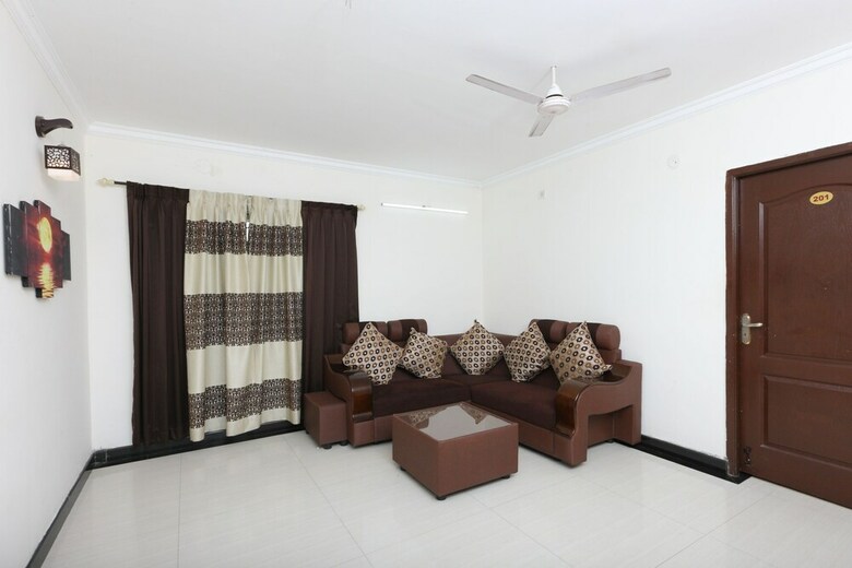 Hotel Oyo 15133 Sharon Residency