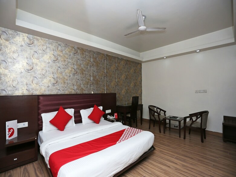 Hotel Oyo 13758 Xs Residency