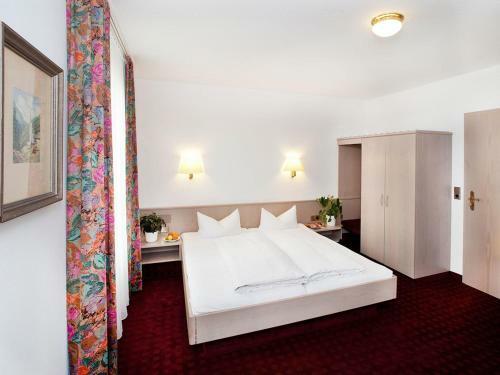 Hostal Hotel Und G�stehaus Kreuz