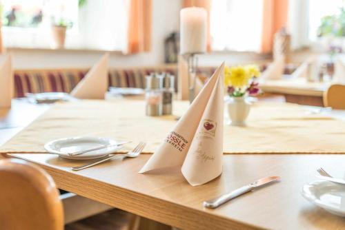 Hostal Landgasthof R�ssle