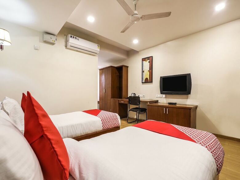Oyo 14680 Hotel Rainbow Park