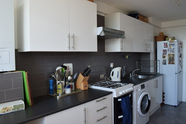 2 Bedroom Apartment Near Central London