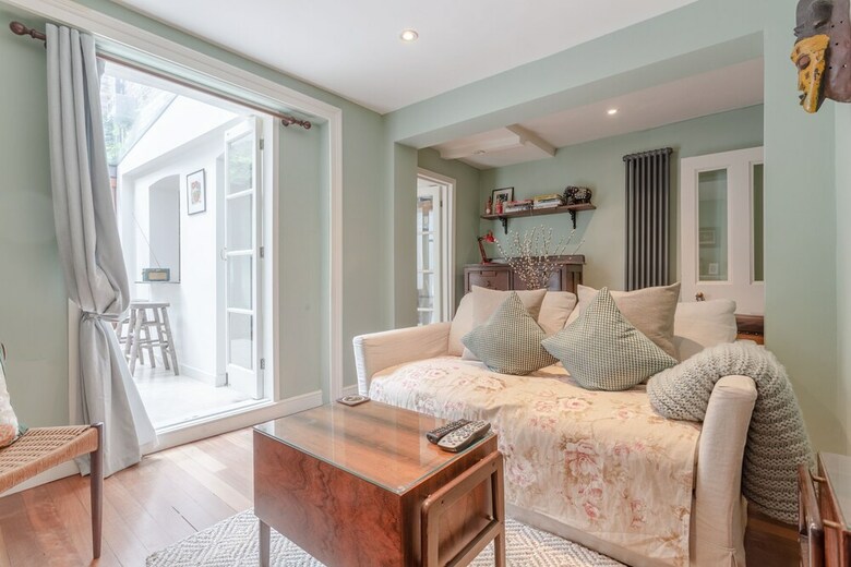 1 Bedroom Apartment In Kennington With Garden