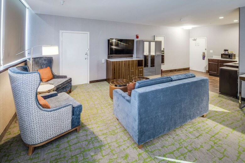 Hotel Doubletree By Hilton Huntington