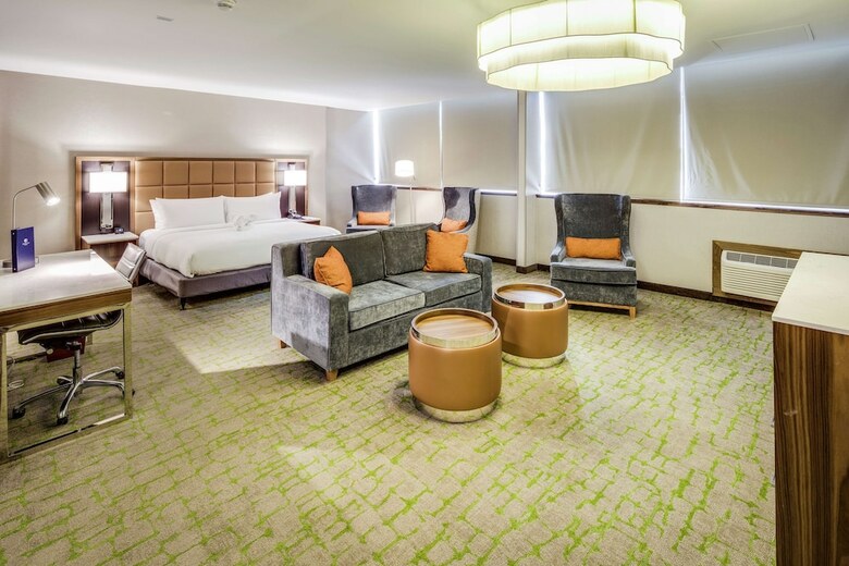 Hotel Doubletree By Hilton Huntington