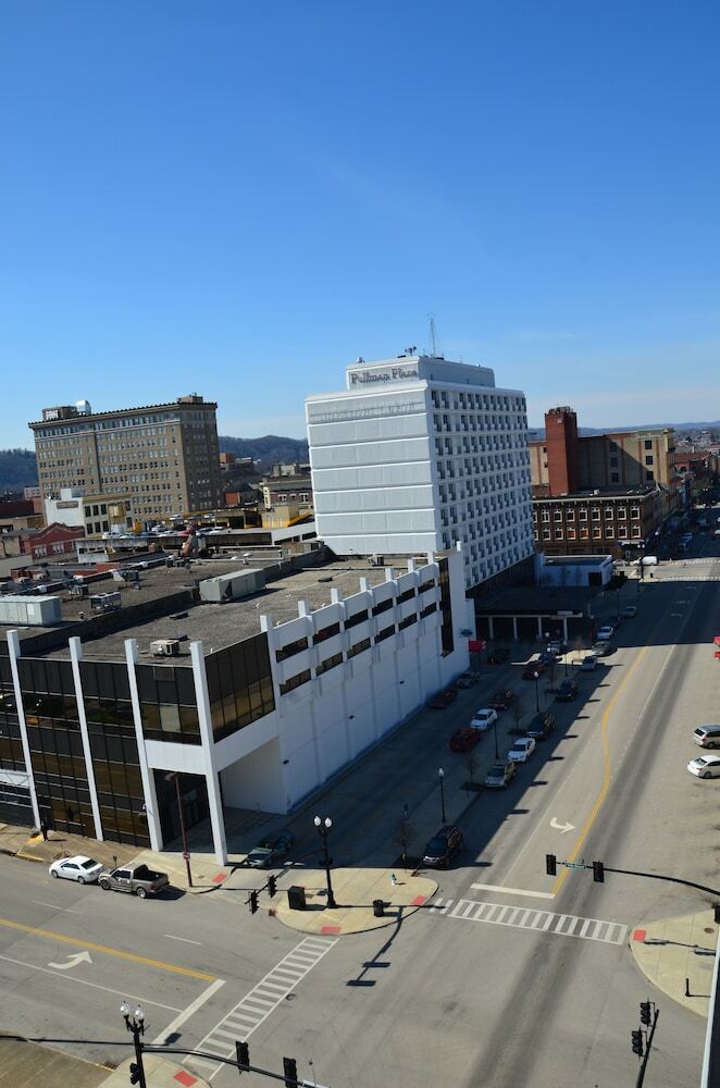 Hotel Doubletree By Hilton Huntington