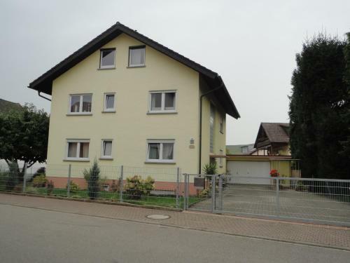 Ferienwohnungen Toska & Batzenbergblick
