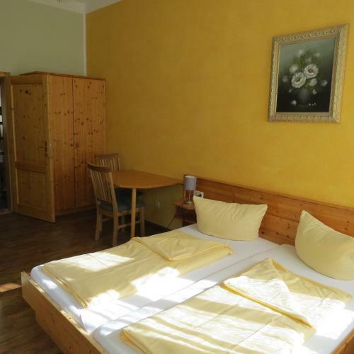 Hostal Gasthaus Zum Lamm