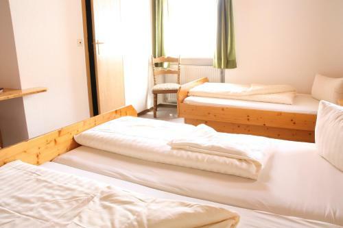 Hostal Gasthaus Zum Lamm