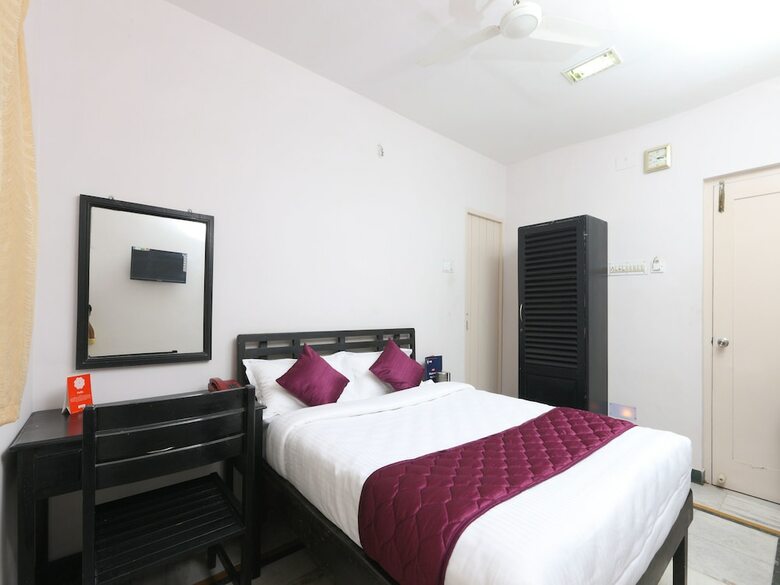 Hotel Oyo 11661 Krishna Park