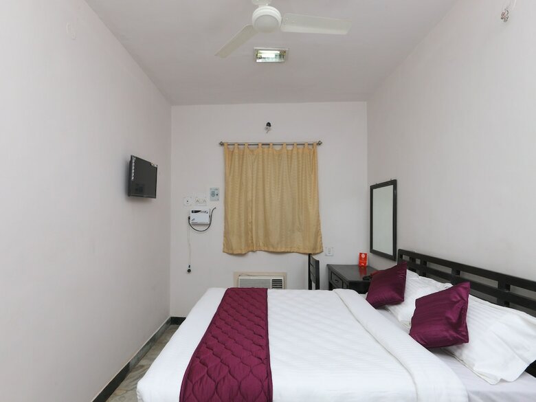 Hotel Oyo 11661 Krishna Park