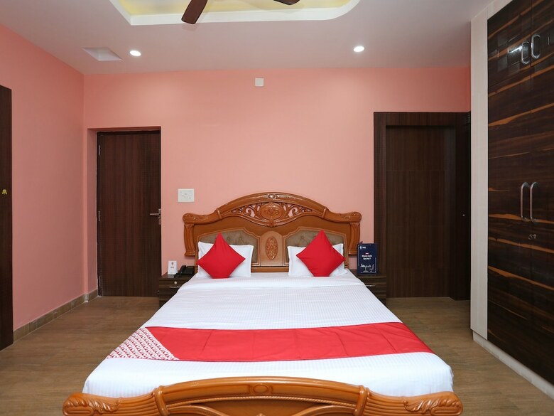 Hotel Oyo 11659 Kalinga Regency