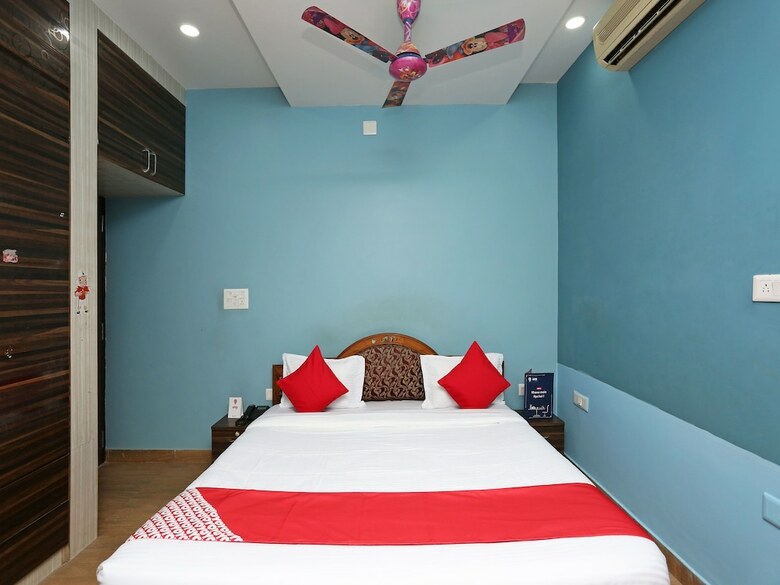 Hotel Oyo 11659 Kalinga Regency