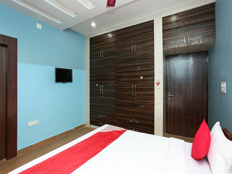 Hotel Oyo 11659 Kalinga Regency