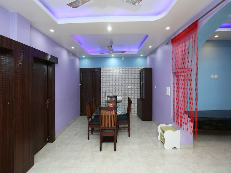 Hotel Oyo 11659 Kalinga Regency
