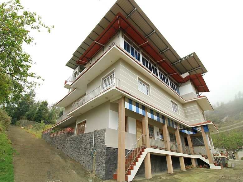 Oyo 11719 Hotel Sierra