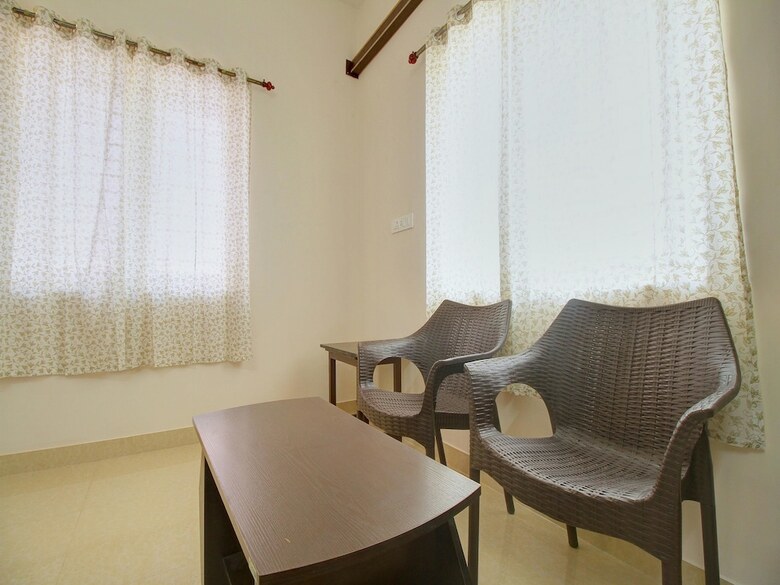 Oyo 12798 Soundaryam Apartments
