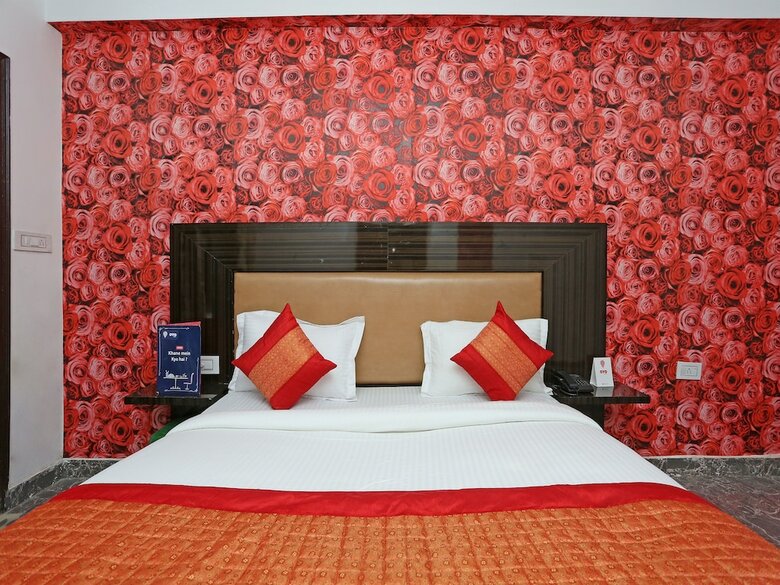 Oyo 11405 Hotel Tej Palace