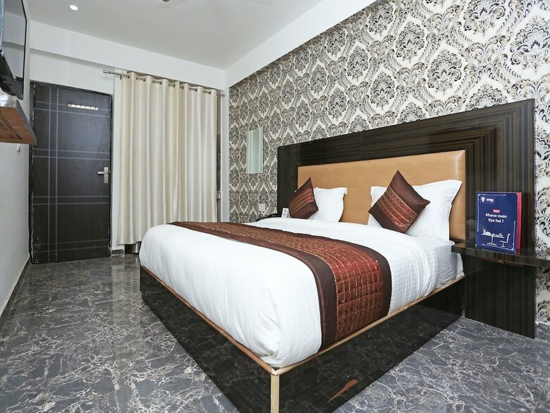 Oyo 11405 Hotel Tej Palace