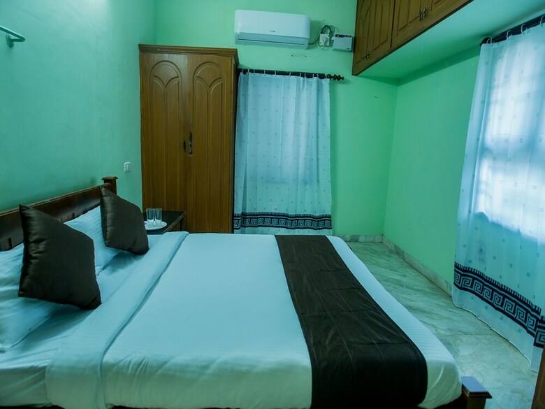 Oyo 12176 Home Spacious 3bhk Near Ecr