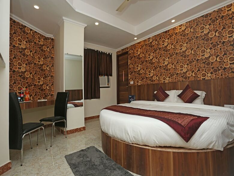 Oyo 11852 Hotel Aerostay Inn