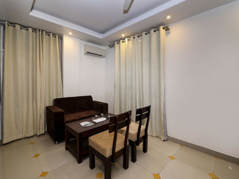 Oyo 11744 Hotel Vb Heritage Heights