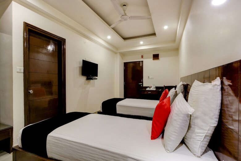 Oyo 11744 Hotel Vb Heritage Heights
