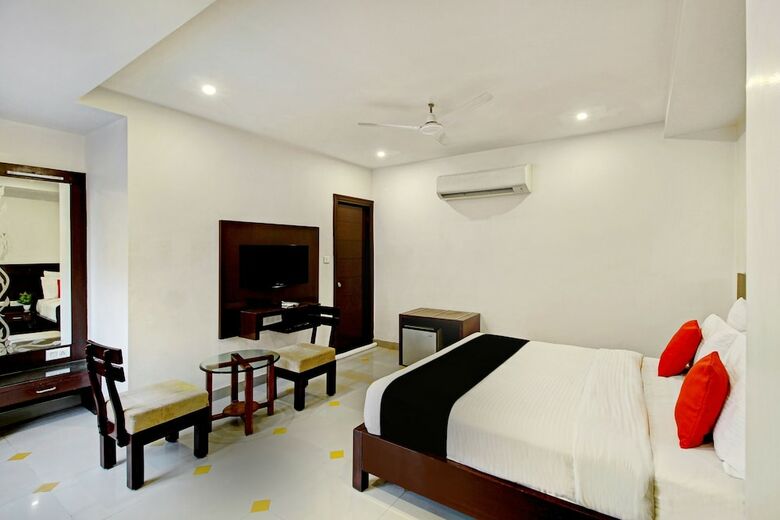 Oyo 11744 Hotel Vb Heritage Heights
