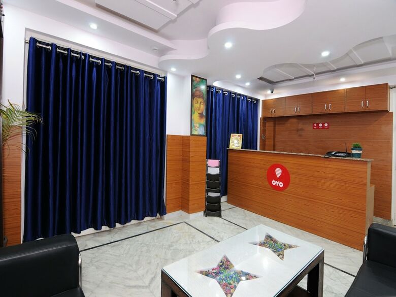 Hotel Oyo 11972 Nirvana Residency