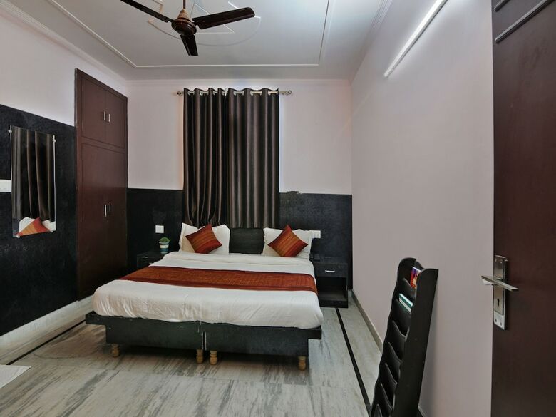 Hotel Oyo 11972 Nirvana Residency