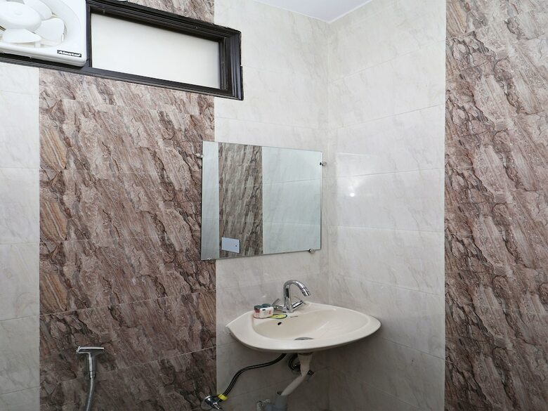 Oyo 12348 Hotel Aerosky Residency