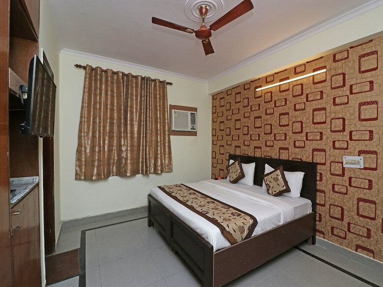 Hotel Oyo 12722 B K House