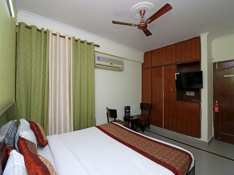 Hotel Oyo 12722 B K House