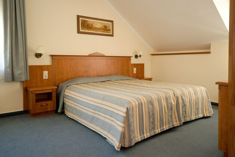 Ger�by K�ria Hotel �s Lovasudvar