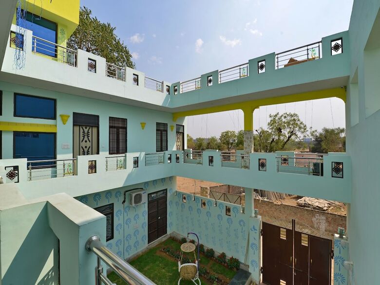 Oyo 12505 Hotel Mj