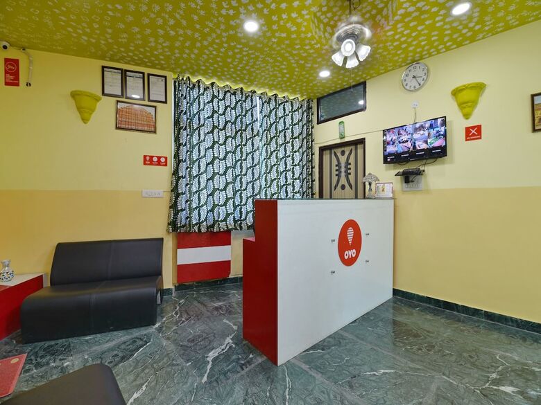 Oyo 12505 Hotel Mj