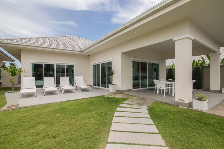 Private  4 Bedroom Pool Villa L28