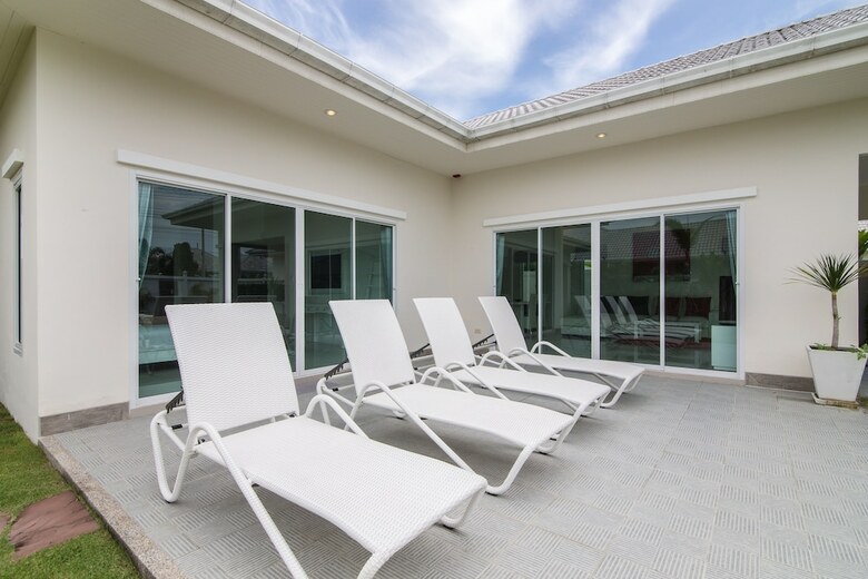 Private  4 Bedroom Pool Villa L28