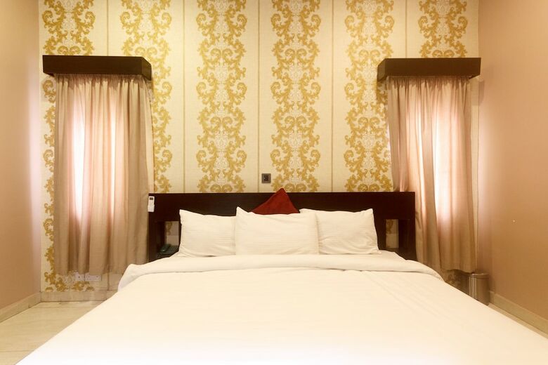 House 56 Hotel And Suites