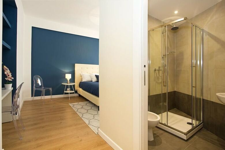 Hotel Vatican May's House