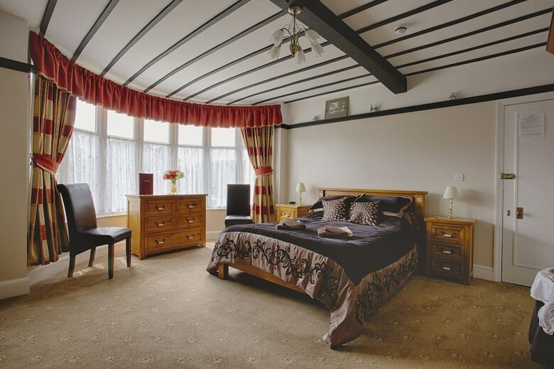 Hotel Barons Court