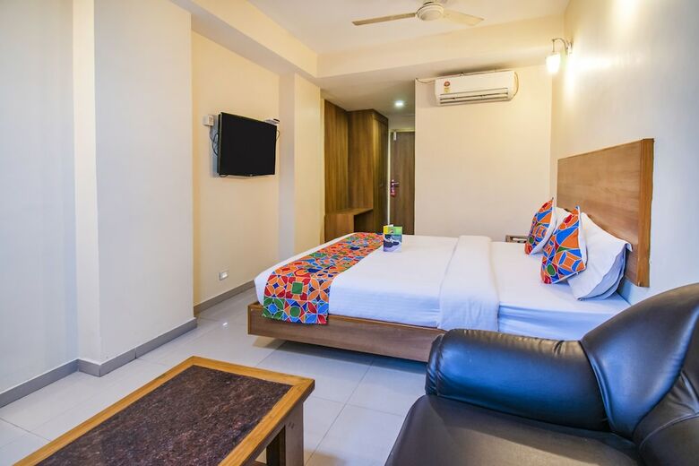 Fabhotel Jansi Deluxe Gandhipuram